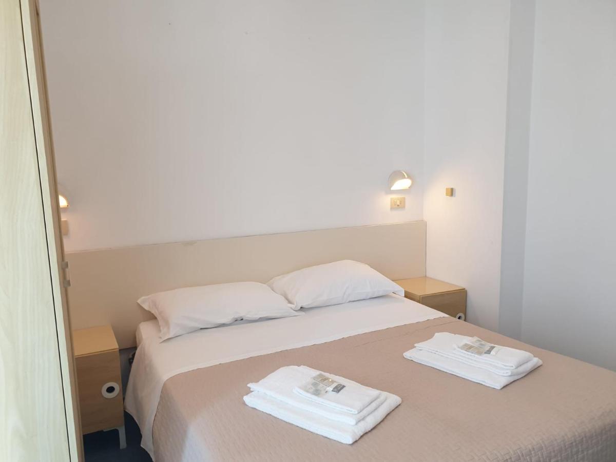 Hotel Baden Baden Rimini Exterior photo